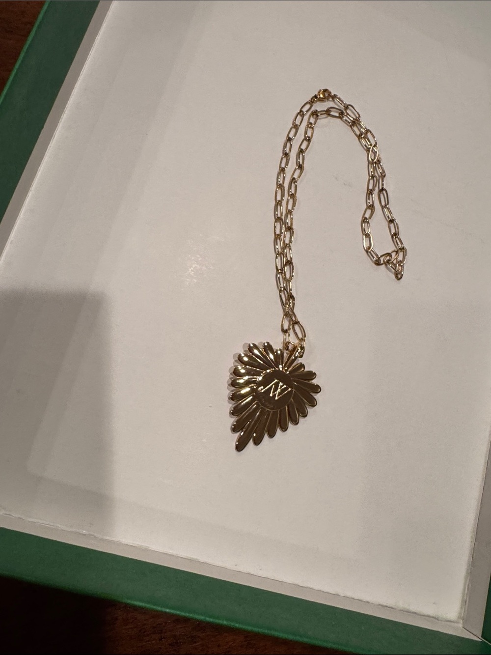 Jane Win LOVE Full-Heart Pendant - Picture 6 of 9